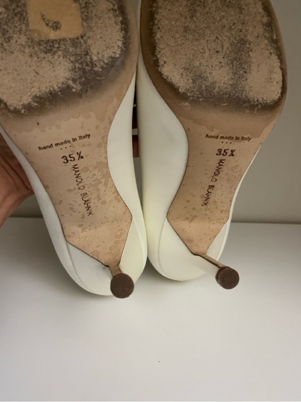 Manolo Blahnik Hangisi 90 Satin Pump with Blue Crystal Buckle 35.5 - Picture 6 of 15